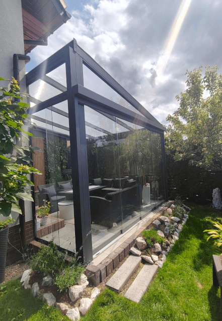 Nowoczesny ogród zimowy