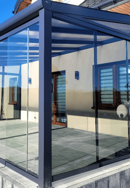 Nowoczesny ogród zimowy